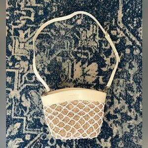 Vineyard Vines Cream and Tan Shoulder Bag